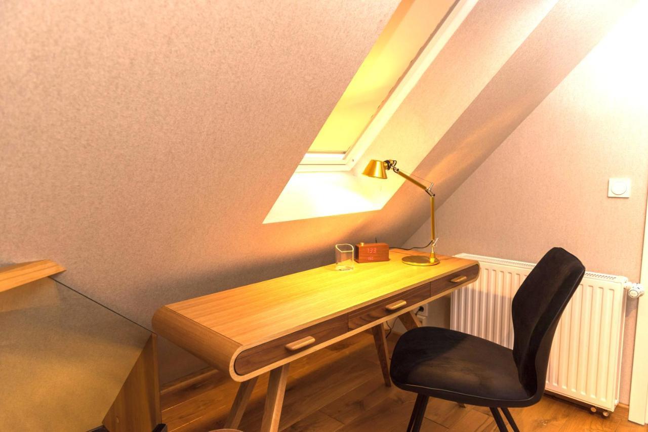 Apartmenthaus Am Dom Junior Suite Mit Parkplatz ซวิคเคา ภายนอก รูปภาพ